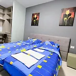 Deas In Lejlighed Tirana