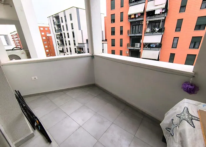 Deas In Apartment *